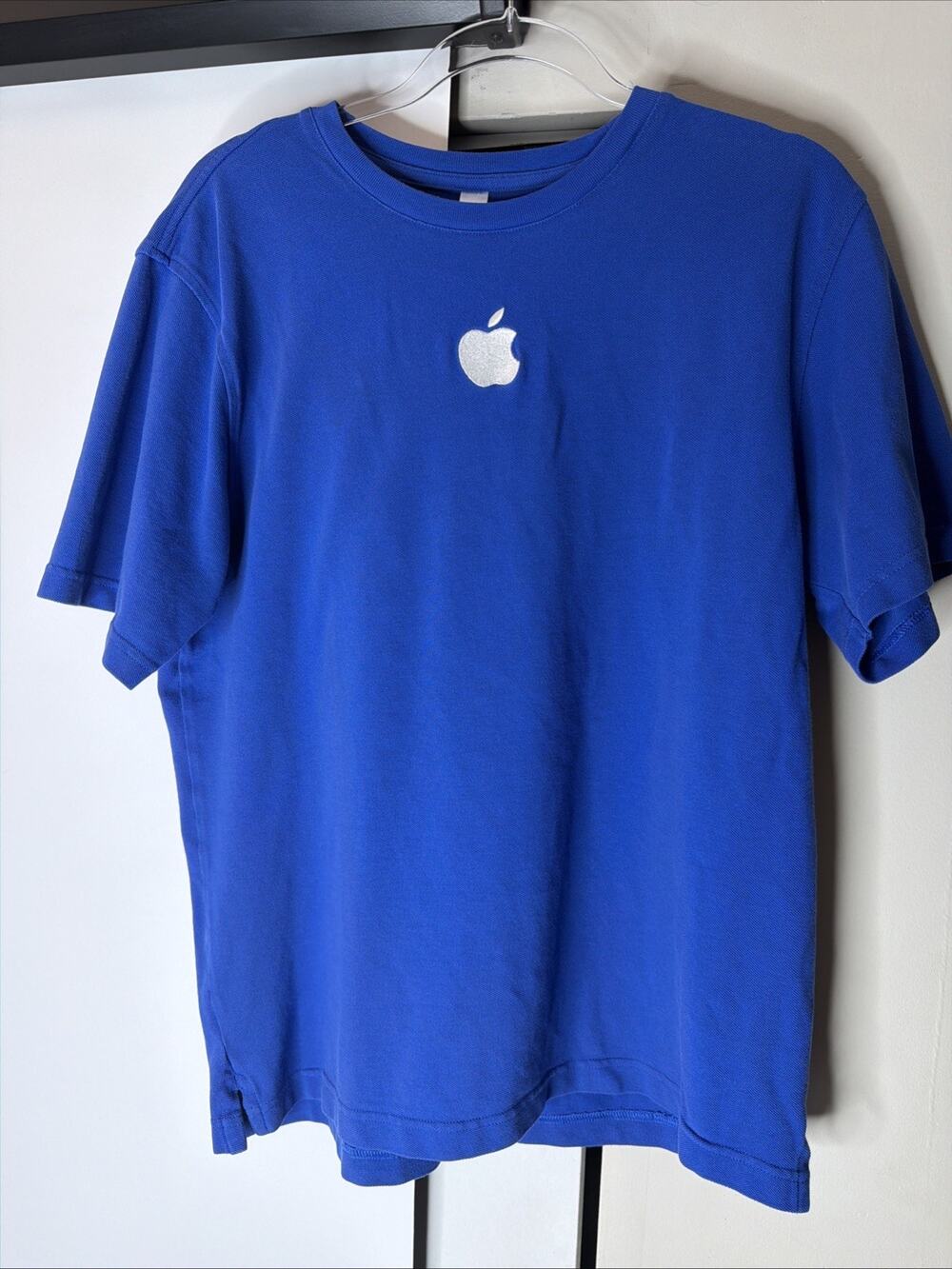 Apple Store Employee T-Shirt Large Blue Embroidered Apple Logo 2003 Vintage